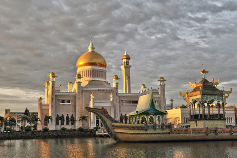 The Palace Of The Sultan Of Brunei Asian Pacific Adventures